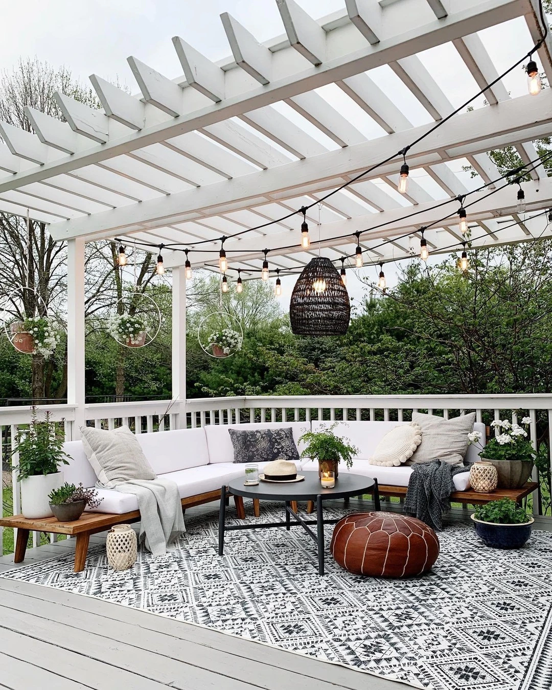 4- Add Contrast Beneath a White Pergola