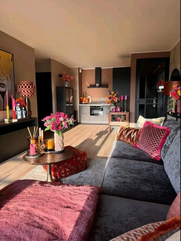 8- Balance Black with Playful Pink