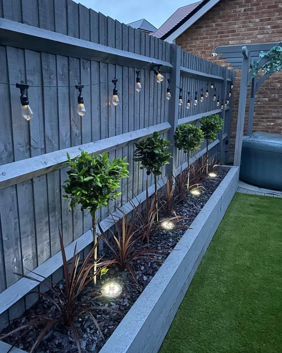 1- Brighten a Narrow Side Yard