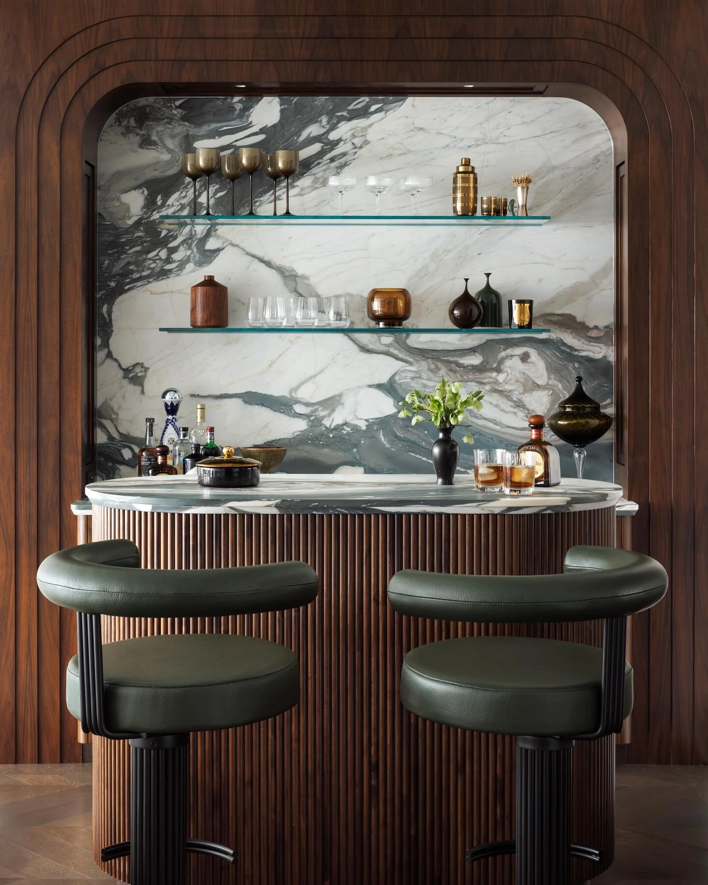 9- Brighten the Bar with a Marble Backsplash