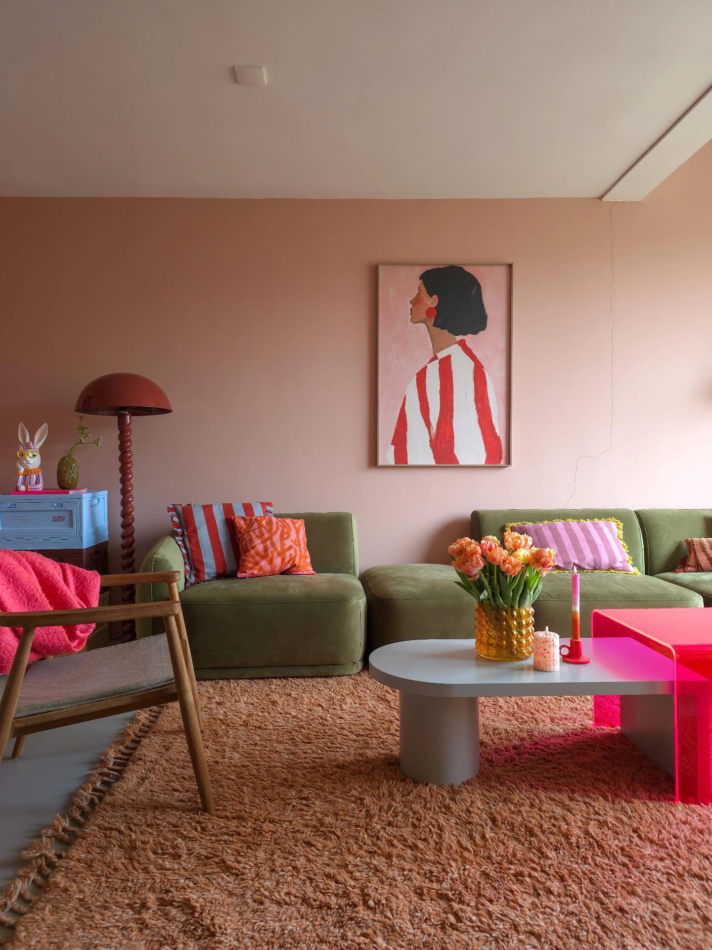 6- Build Warmth with Earthy Color