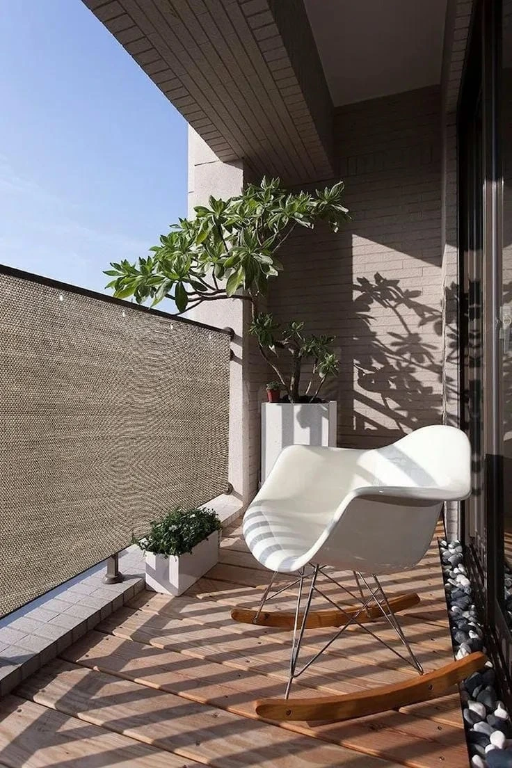 7- Choose a Calm Beige Fence