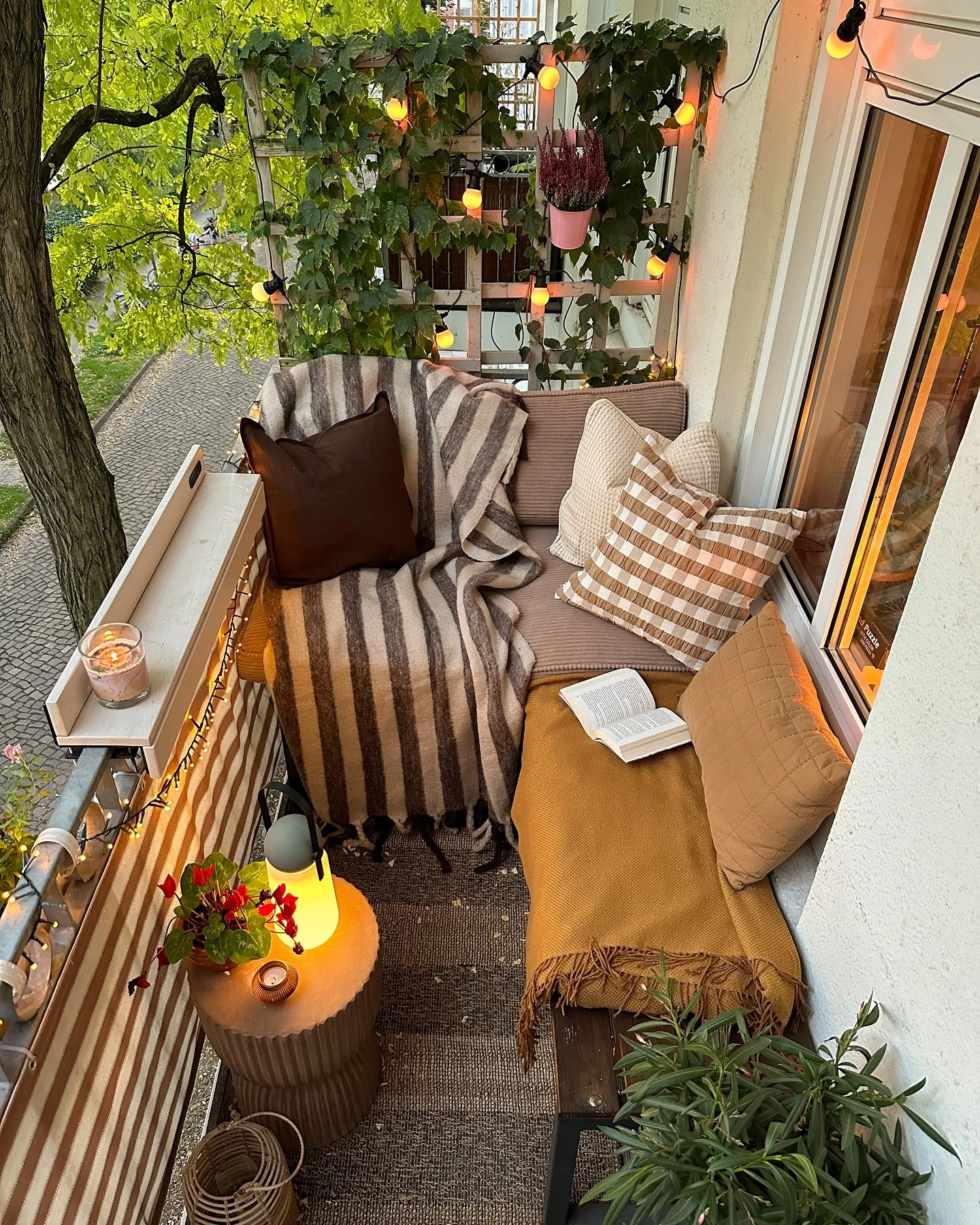 11- Cover a Privacy Wall with Faux Ivy