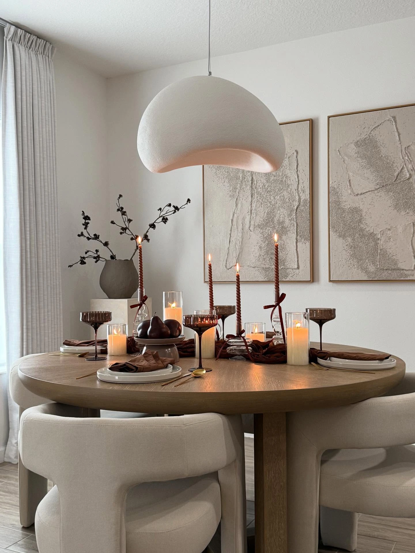 6- Create Mood on a Round Table