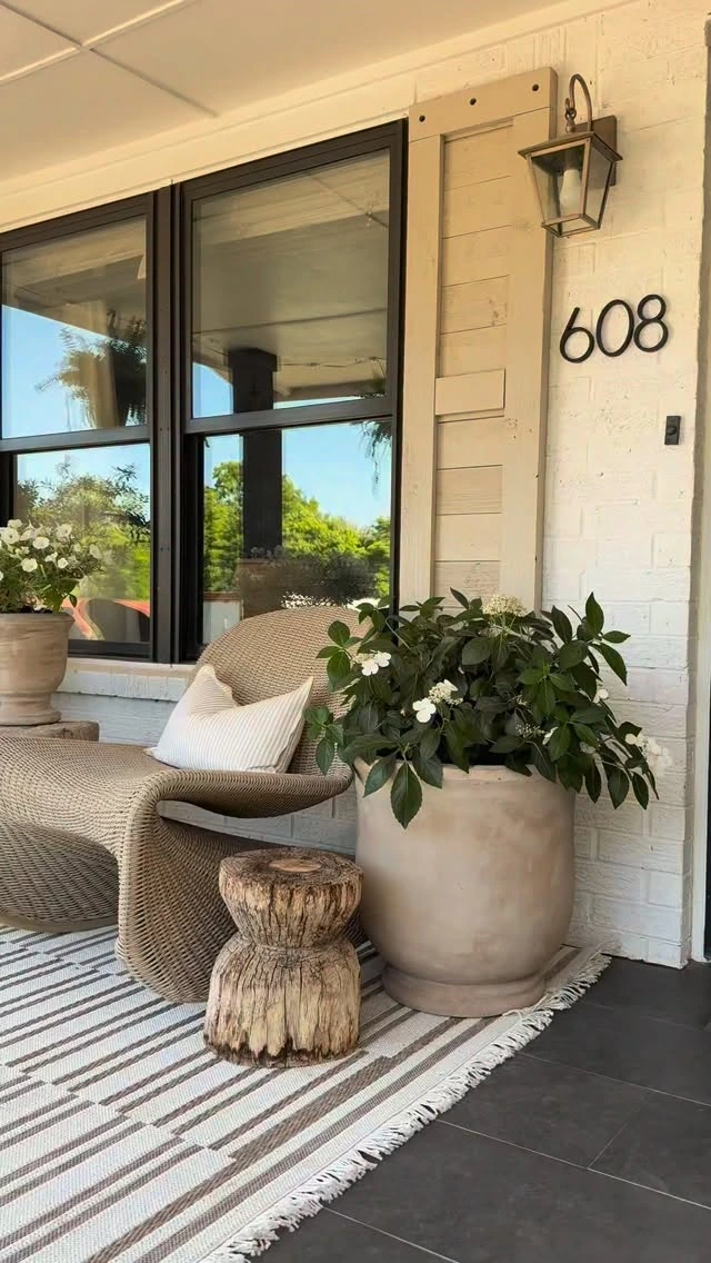 5- Finish a Small Entry with Stripes