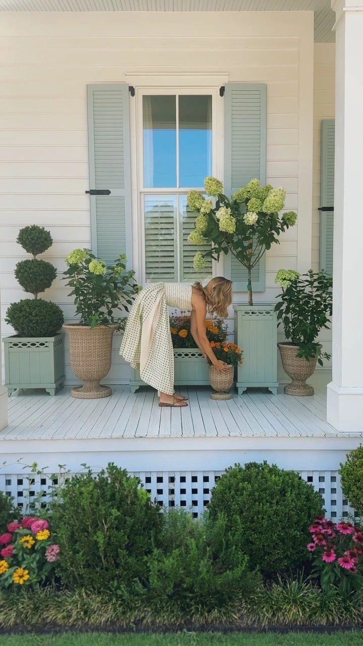 7- Frame Pale Shutters With Soft Planting