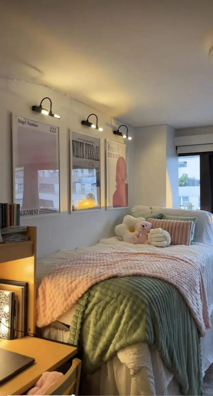 3- Free Space with Floating Lights