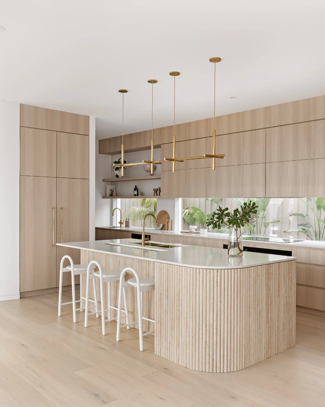 3- Keep the Breakfast Bar Light