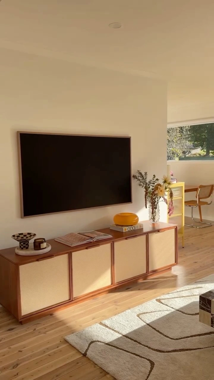 11- Keep the Console Low and Uncomplicated