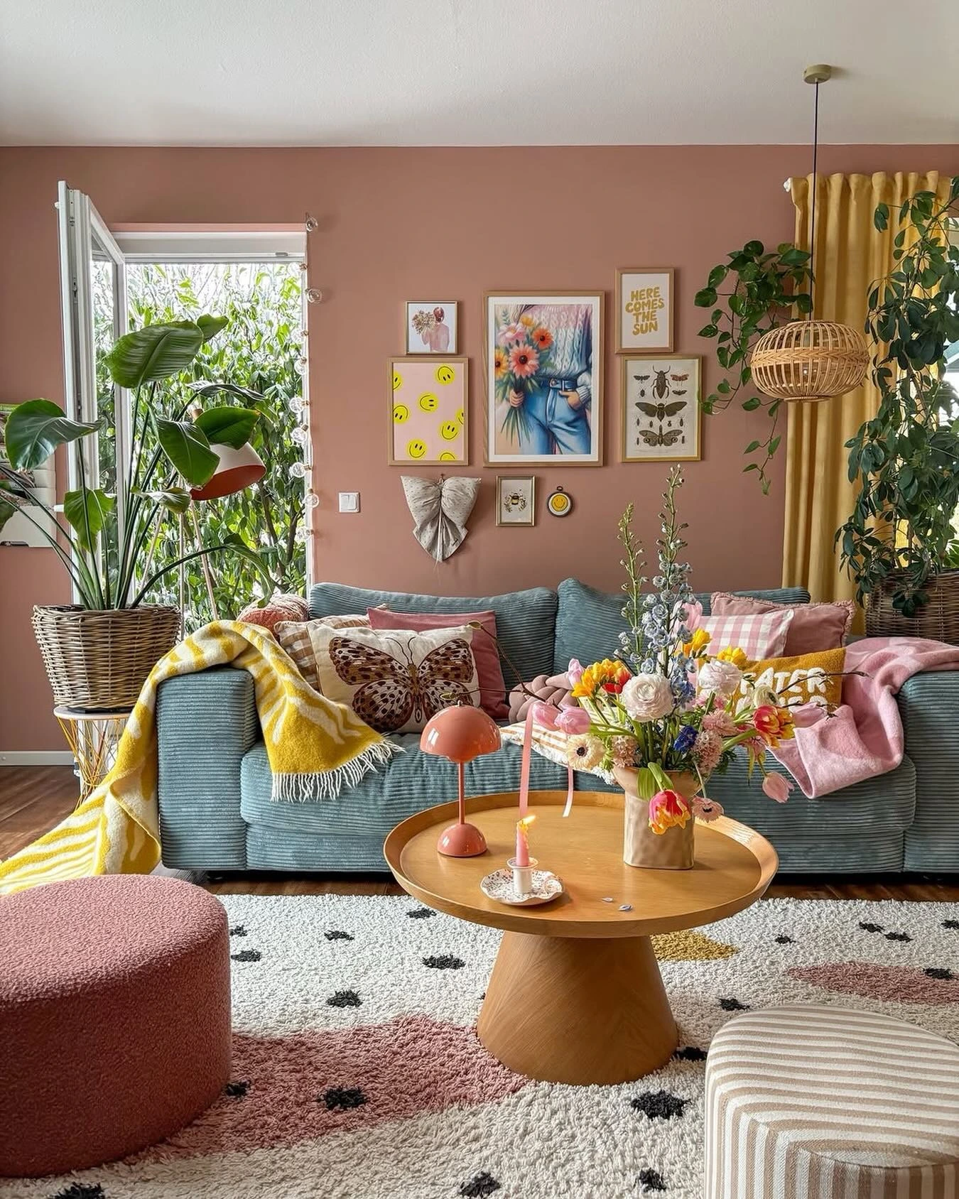 8- Mix Pink Walls with Yellow Curtains