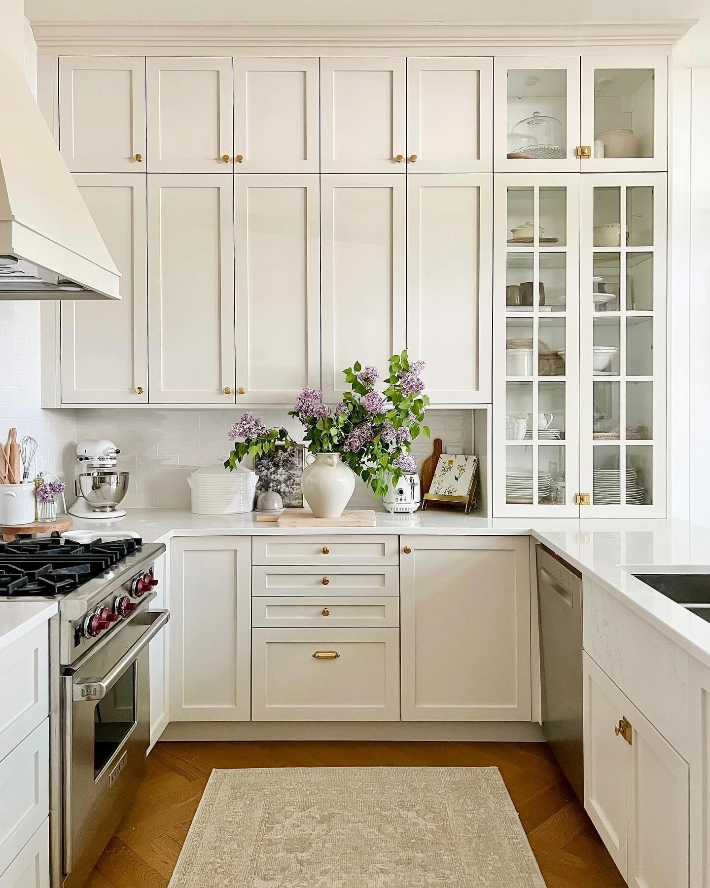 7- Open Up the Kitchen With Wide Planks