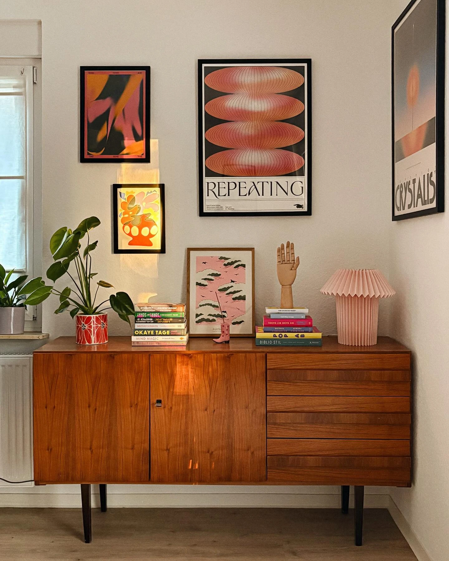 10- Pair Natural Wood with Ceramics