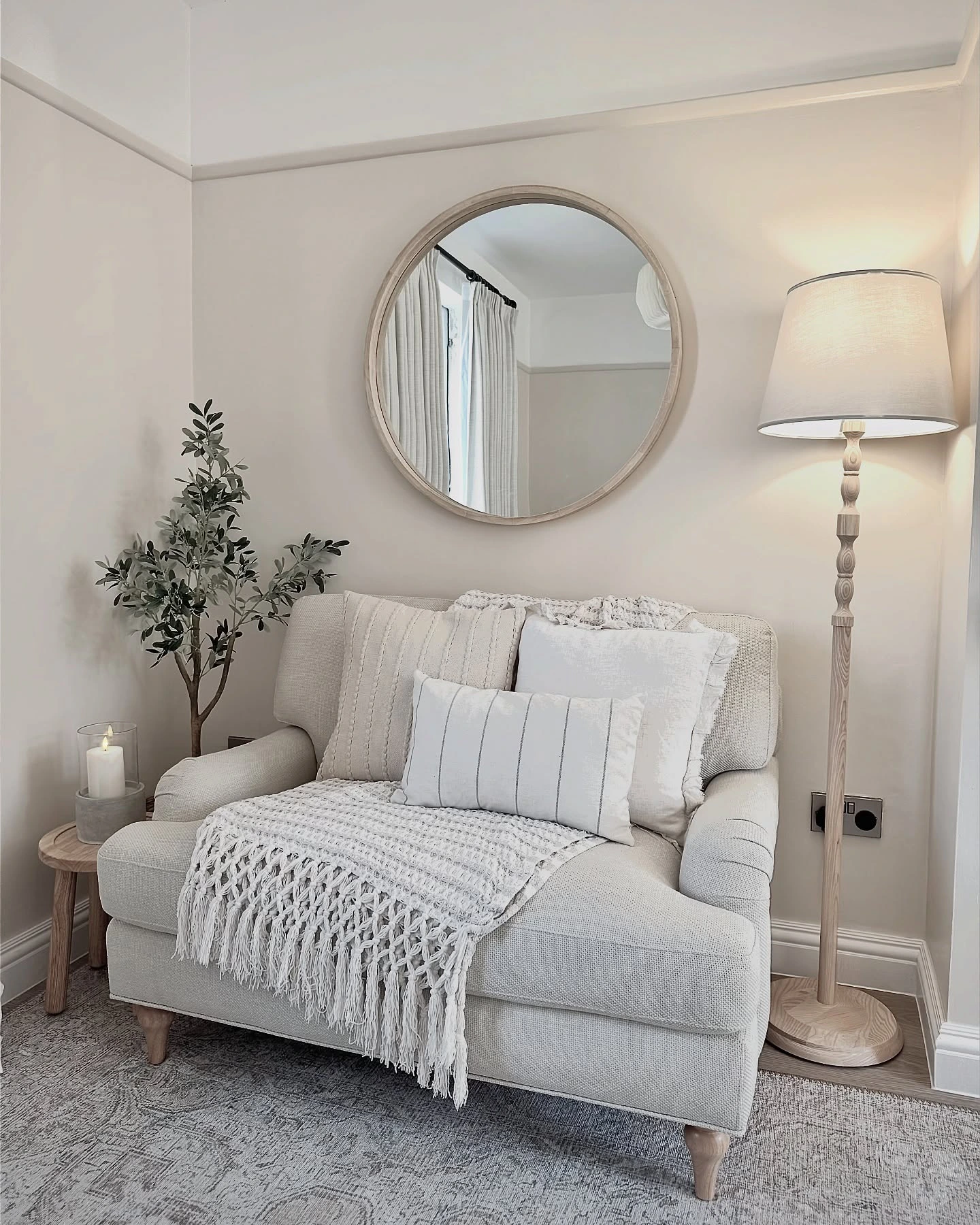 11- Soften the Wall with One Round Mirror