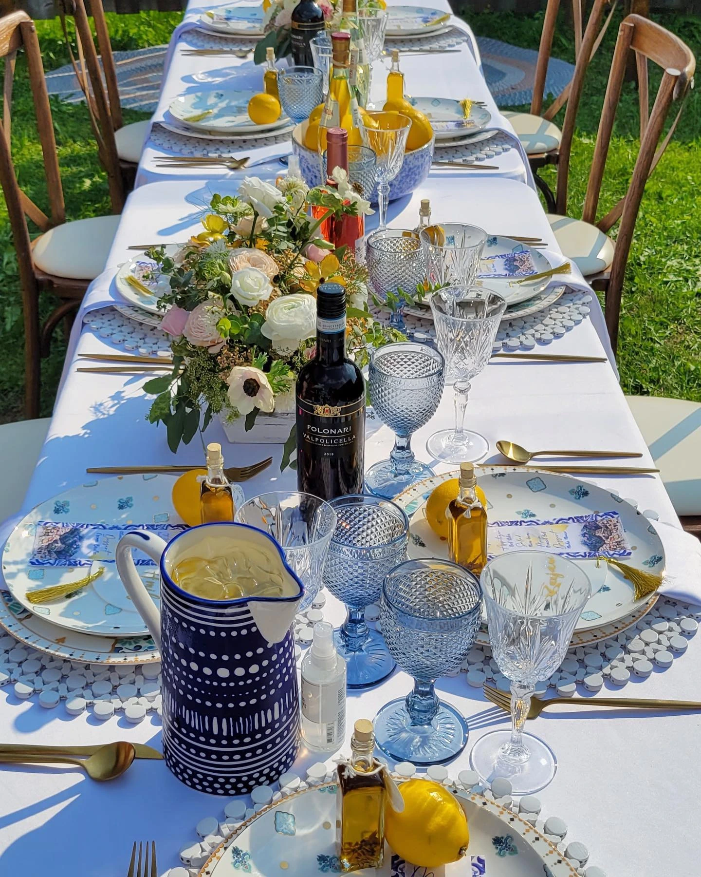 10- Style Blue Plates with Lemons