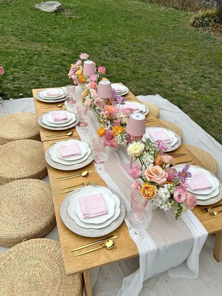8- Style Pink Napkins on a Low Table