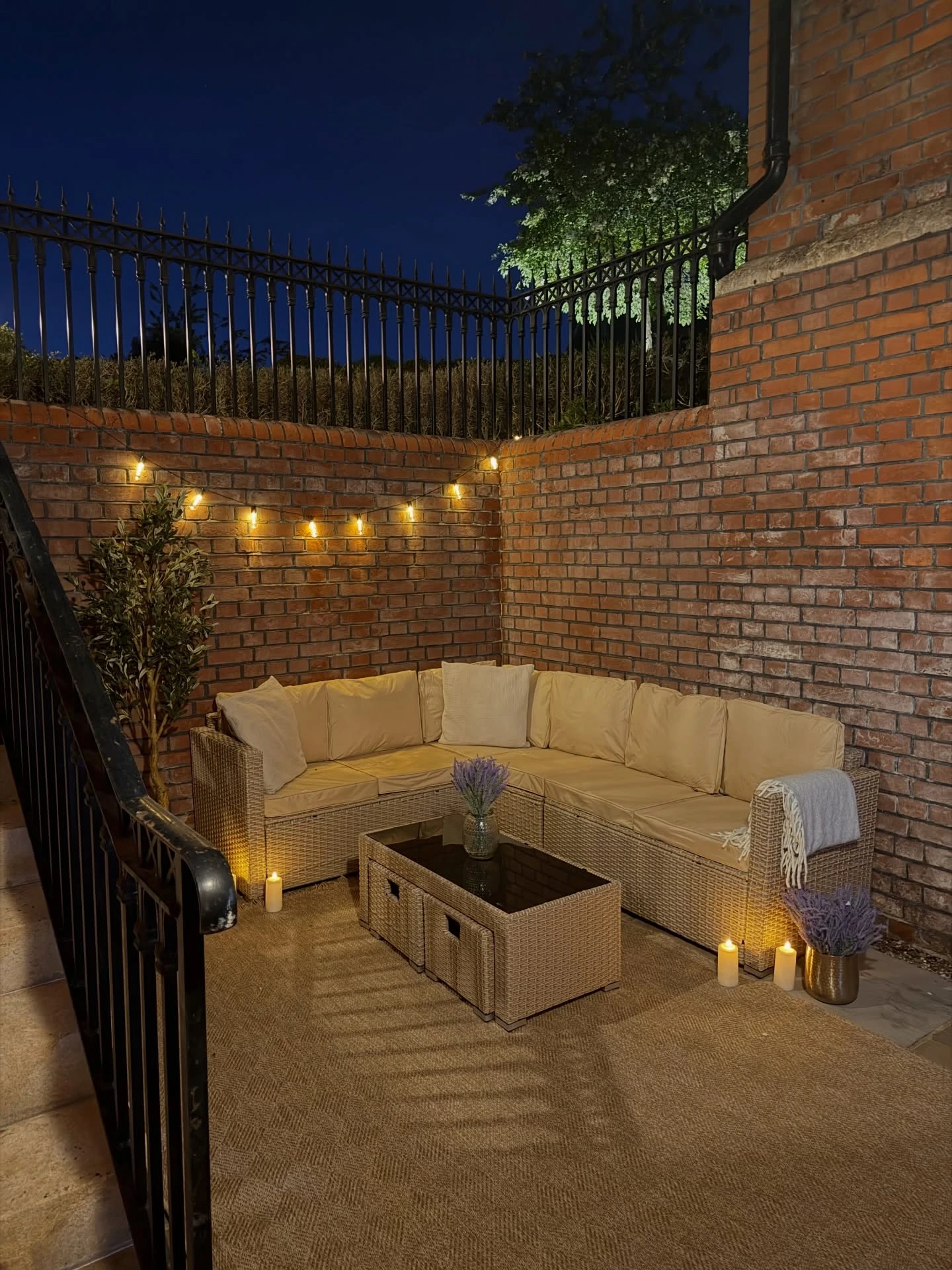 17- Use a Runner on a Narrow Patio