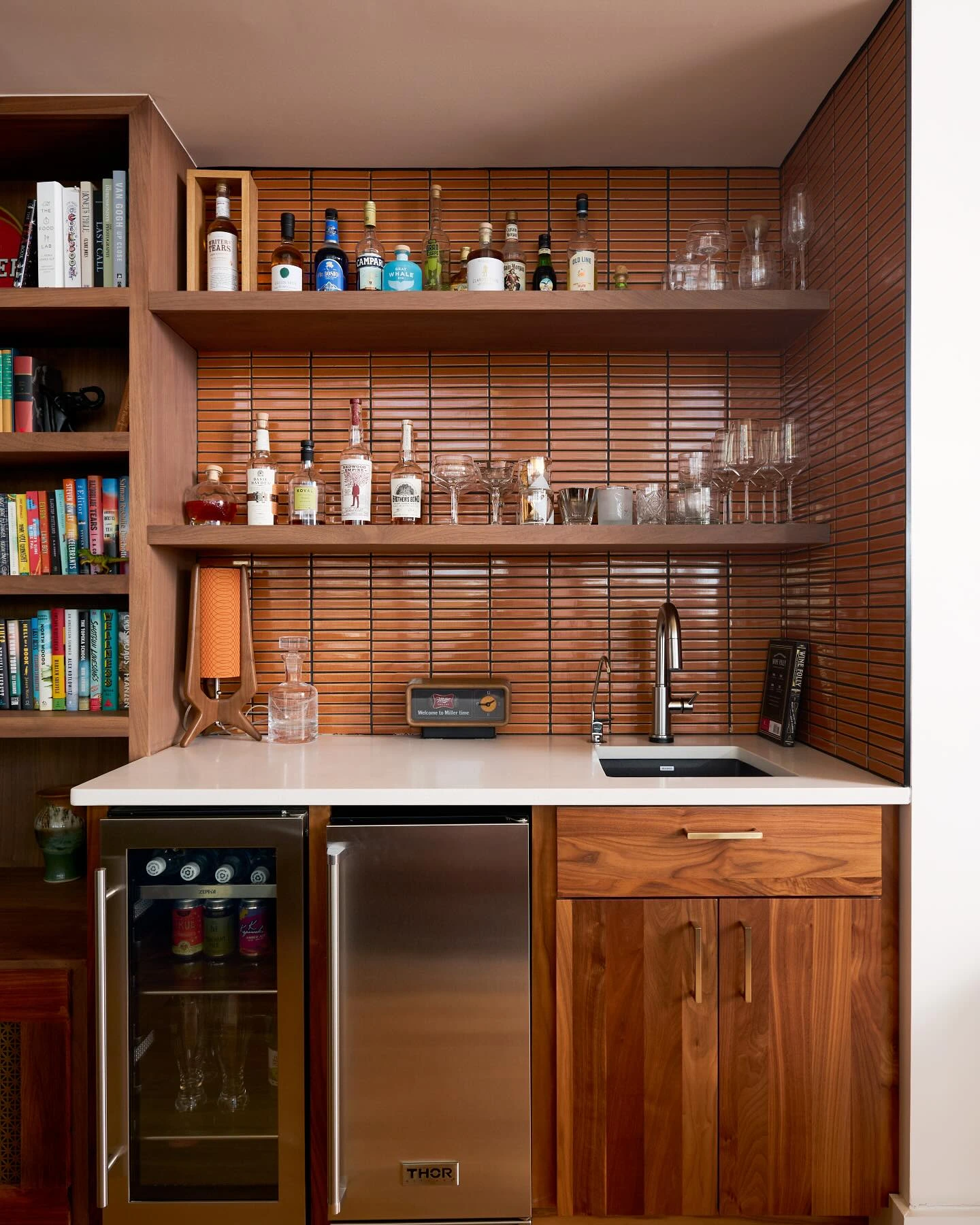 5- Use Brown Tones for a Grounded Bar