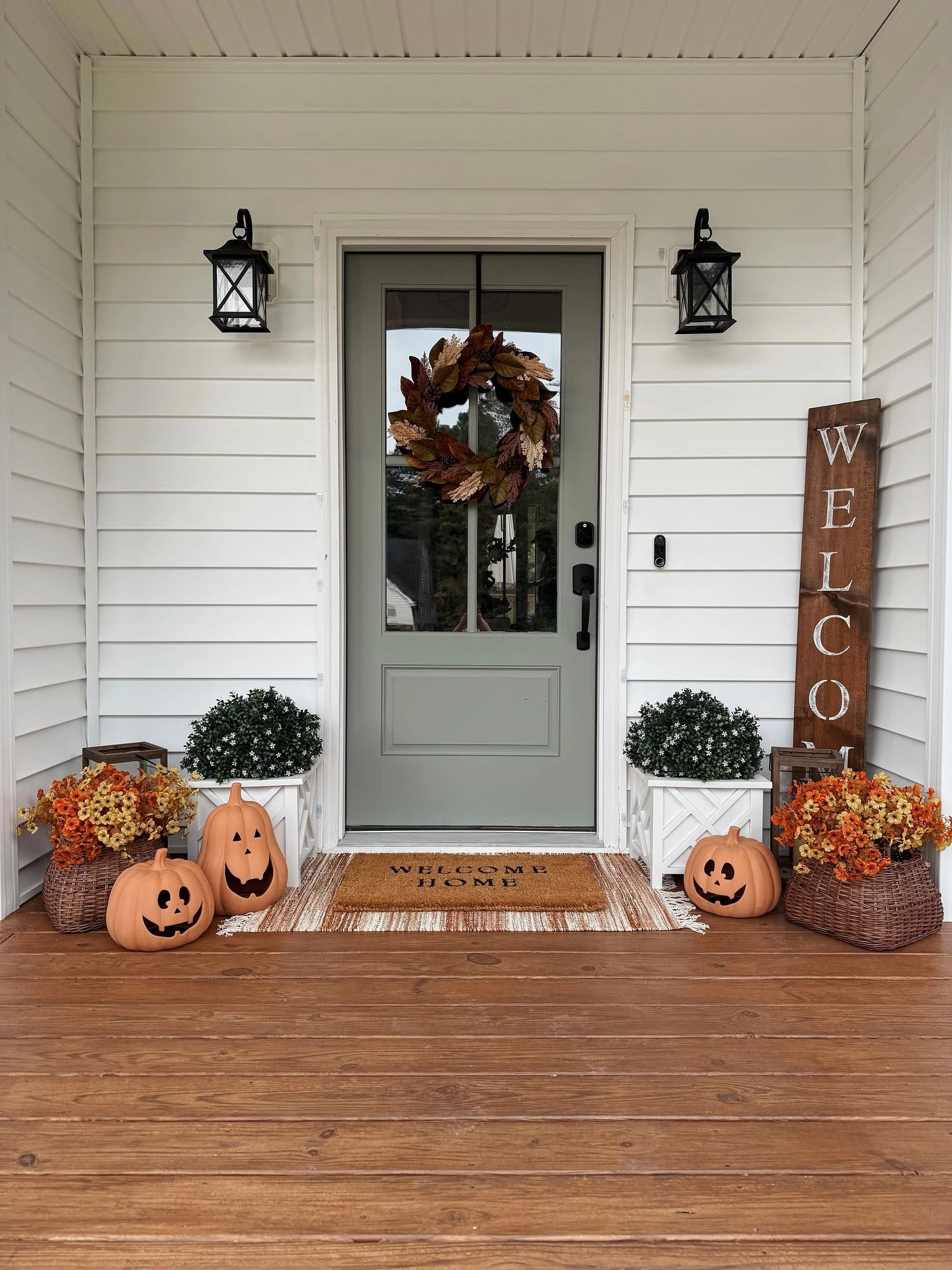 7- Use Jack-o-Lantern Buckets