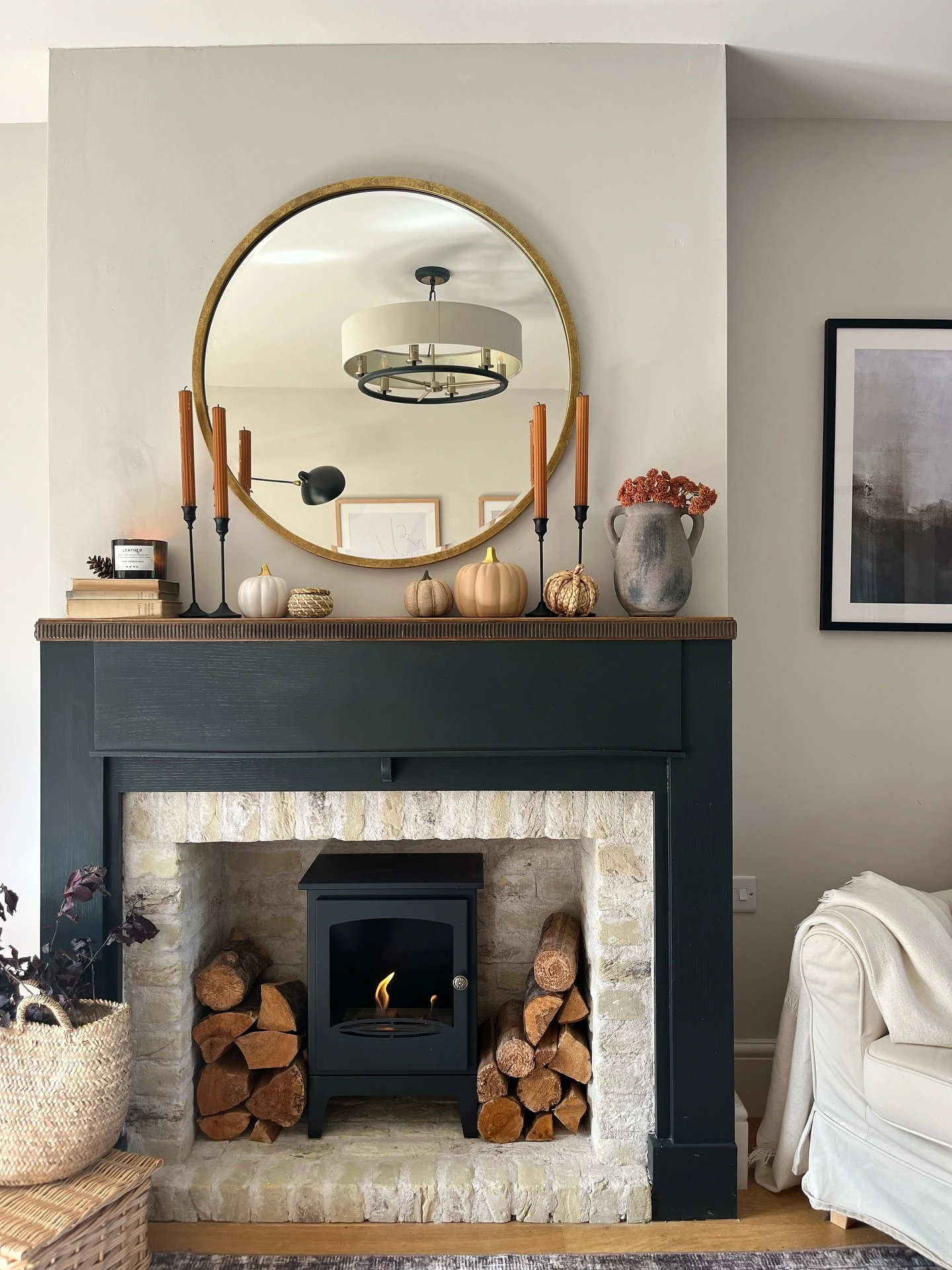 6- Use the Fireplace Corner as One Arrangement
