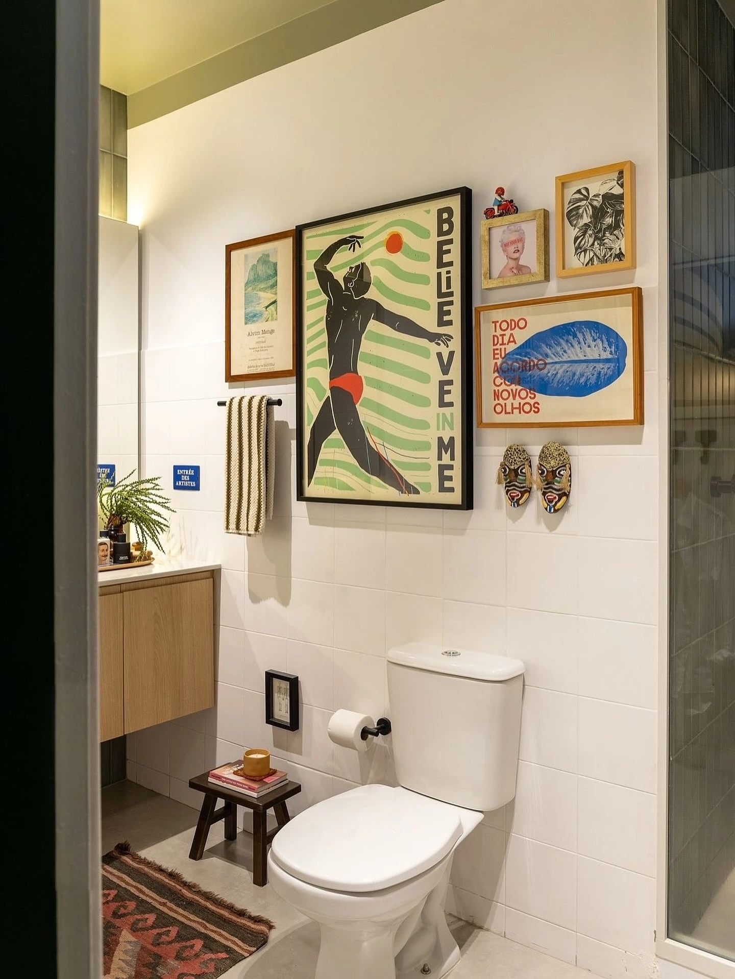 7- Bring Color to the Wall Above the Toilet