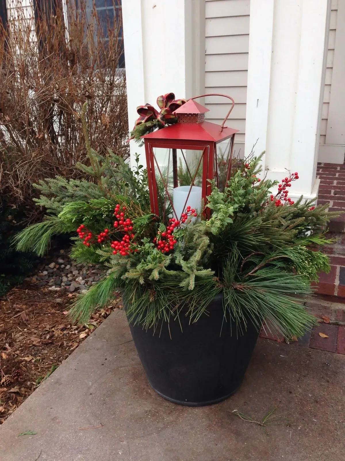 2- Build a Festive Outdoor Planter