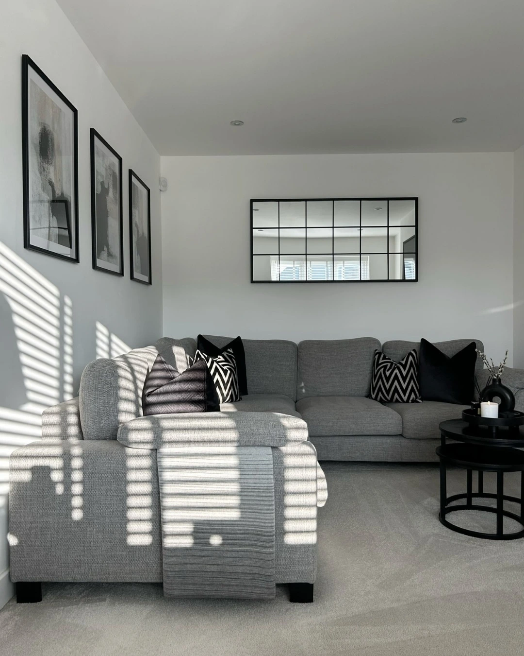 12- Create a Crisp Black and White Palette