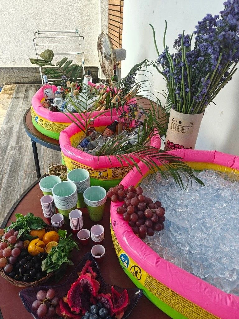 6- Create a Poolside Picnic