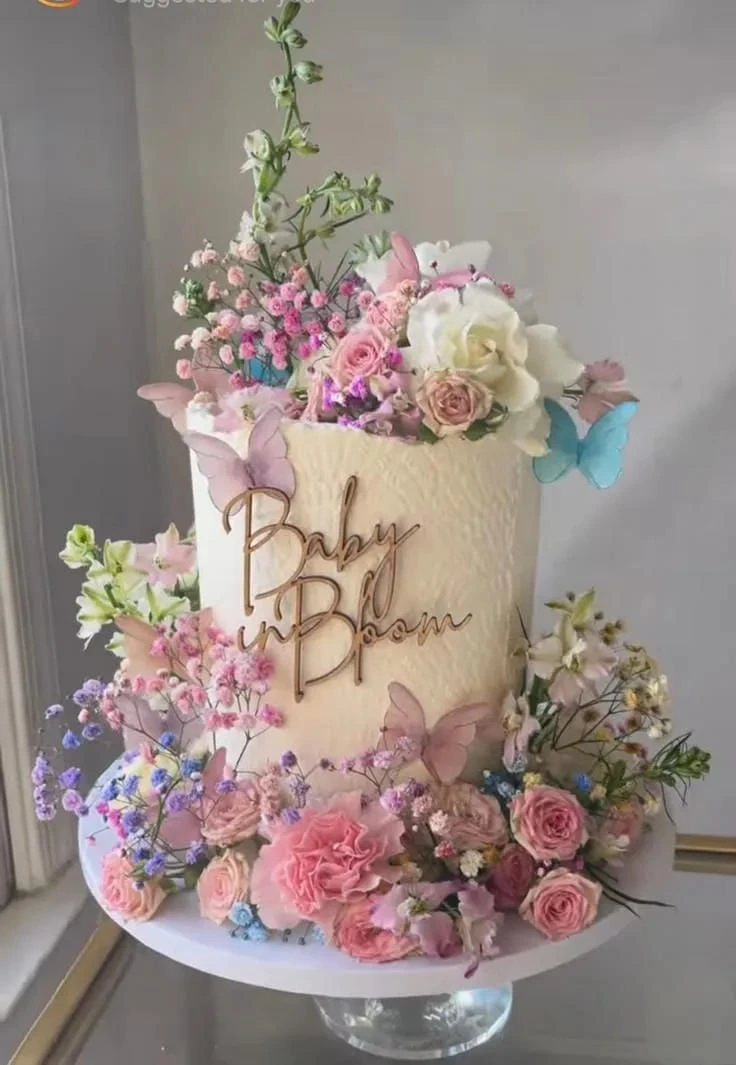 10- Decorate the Cake with Flowers