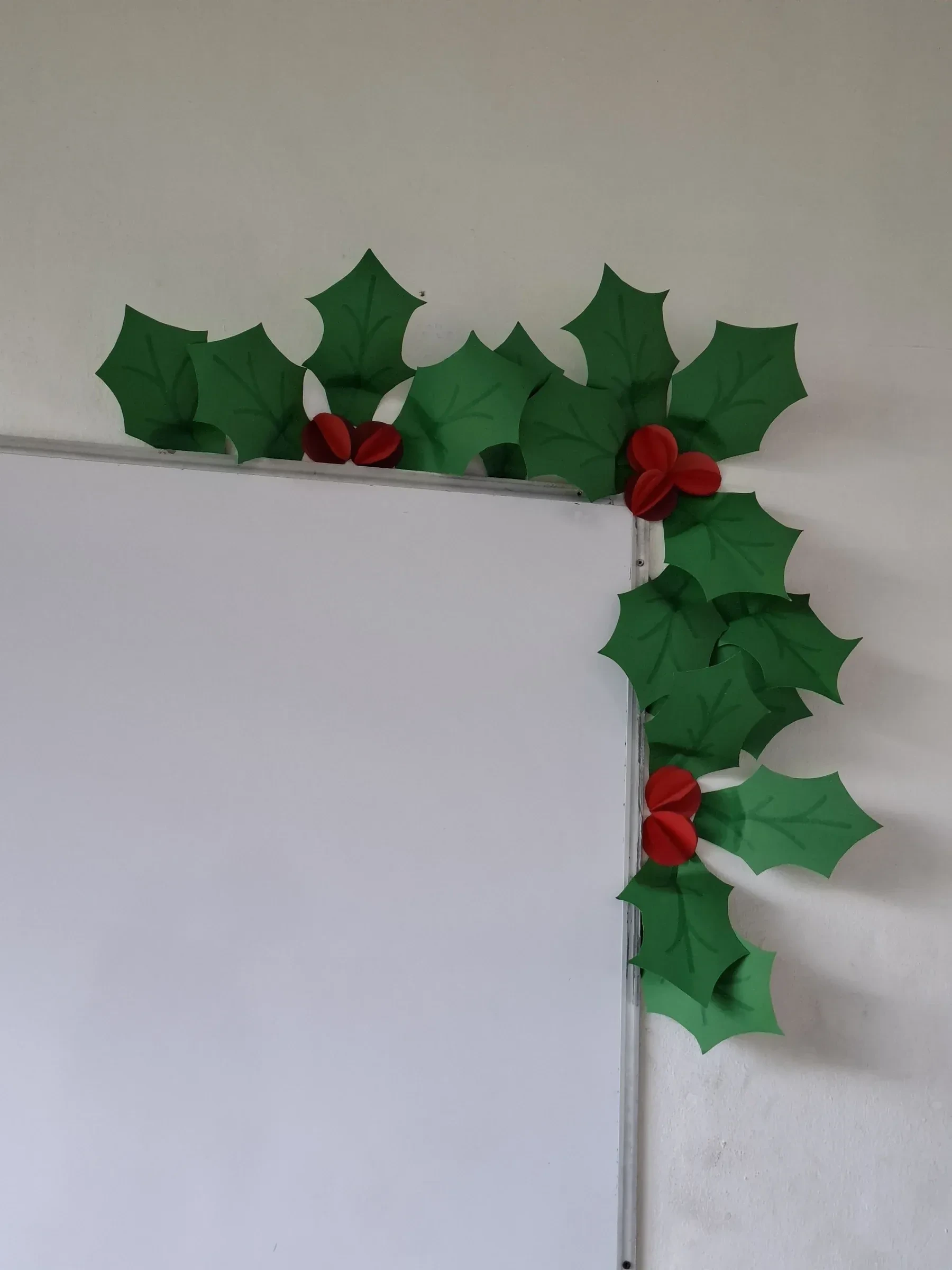 4- Dress Desk Drawers With Red Bows