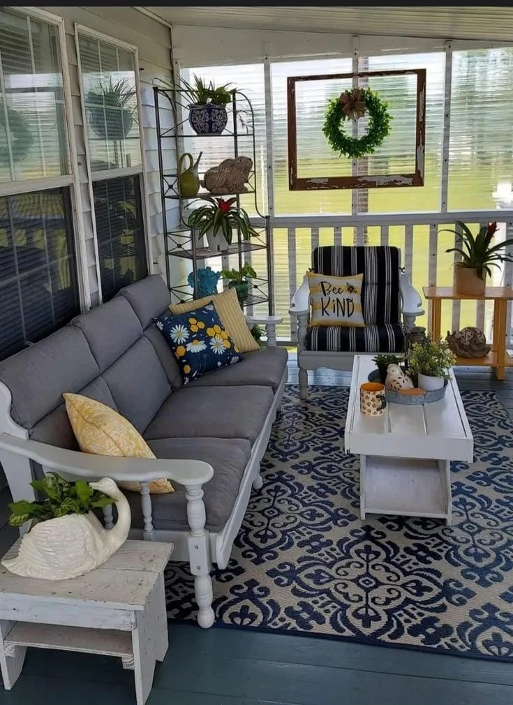 4- Let a Blue Rug Carry the Color