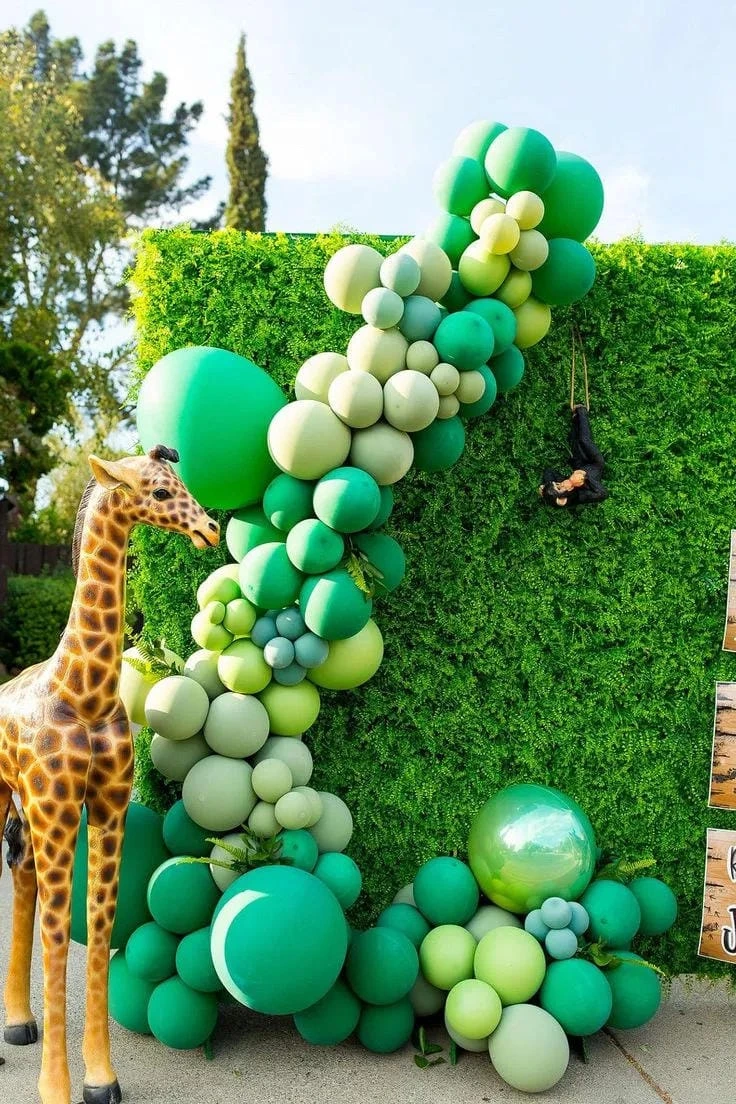 15- Make a Green Jungle Backdrop