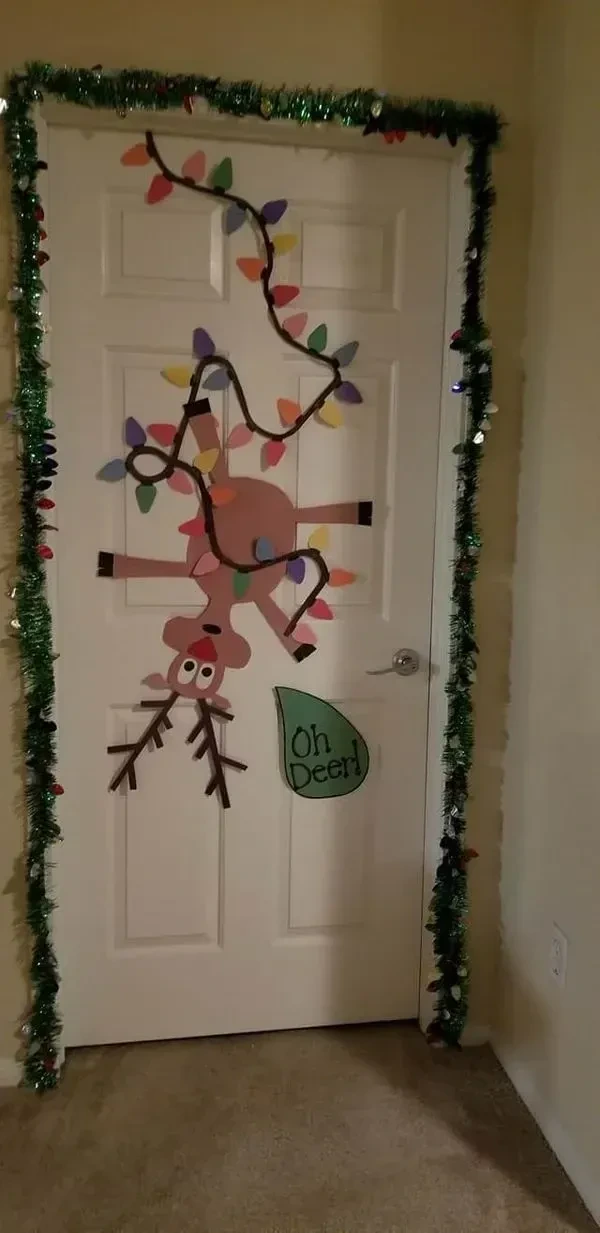 7- Make a Paper Reindeer Scene