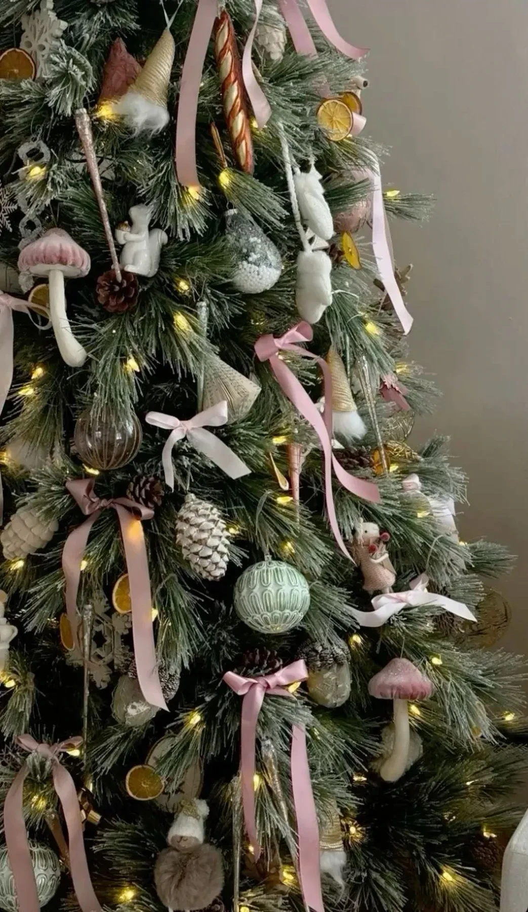 5- Mix Playful Ribbons and Tree Ornaments