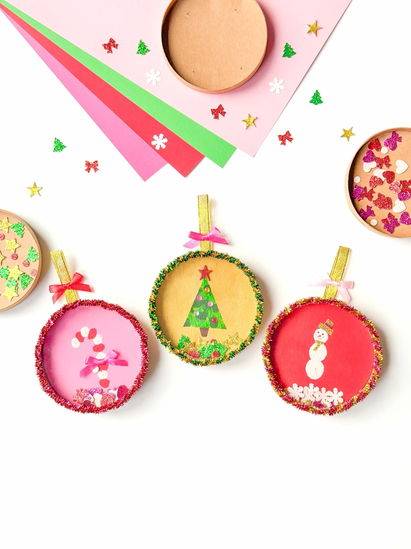 2- Shape a Handprint Wreath