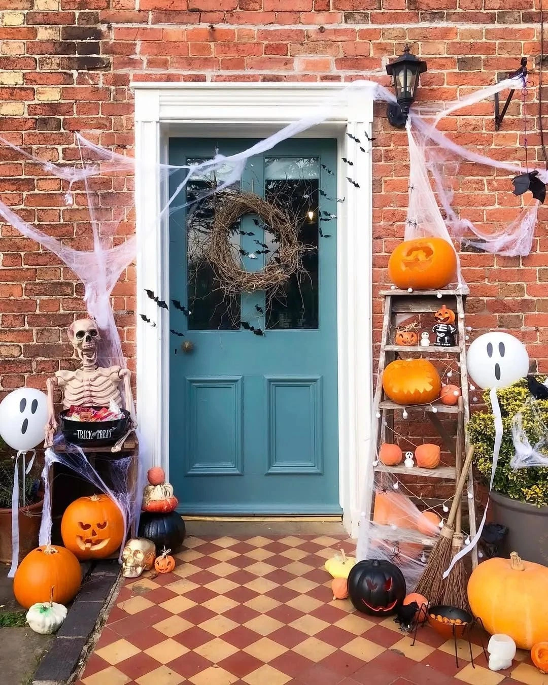 20- Stretch Cobwebs Across the Entry