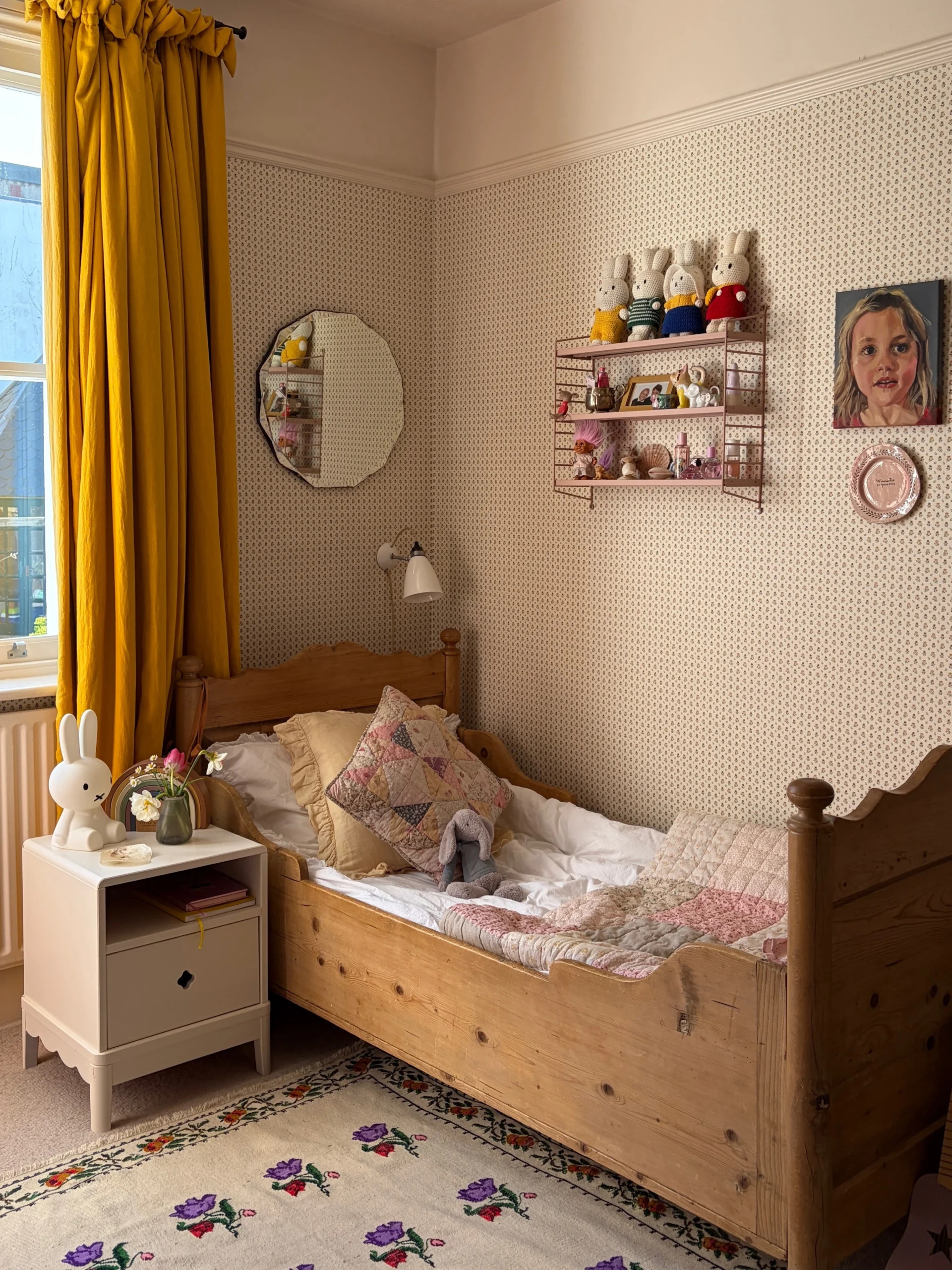 7- Warm the Room with Colorful Accents